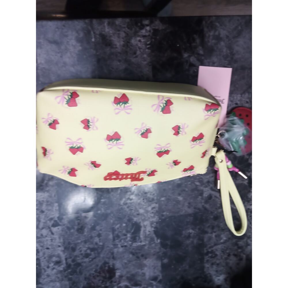 juicy Wristlet